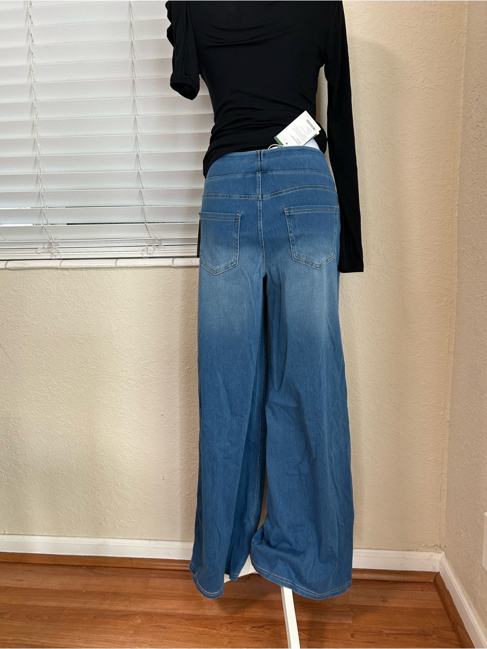 Halara Flex Denim lightweight in medium wash blue - Picture 5 of 10